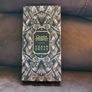 Urban Decay Game of Thrones eyeshadow pallet